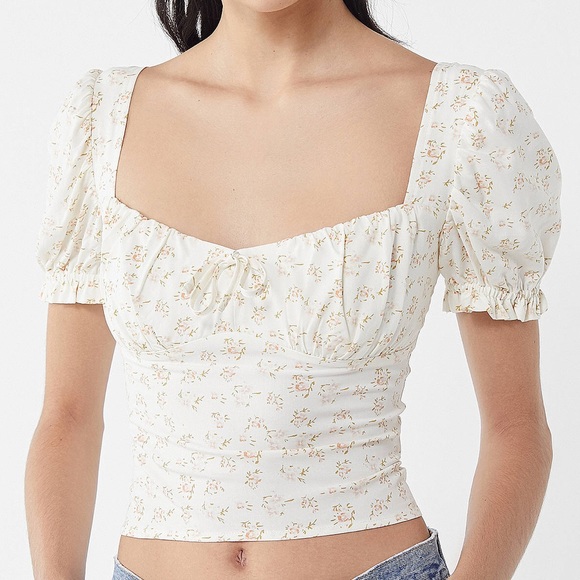 Urban Outfitters Tops - UO Cassia Puff Sleeve Cropped Top